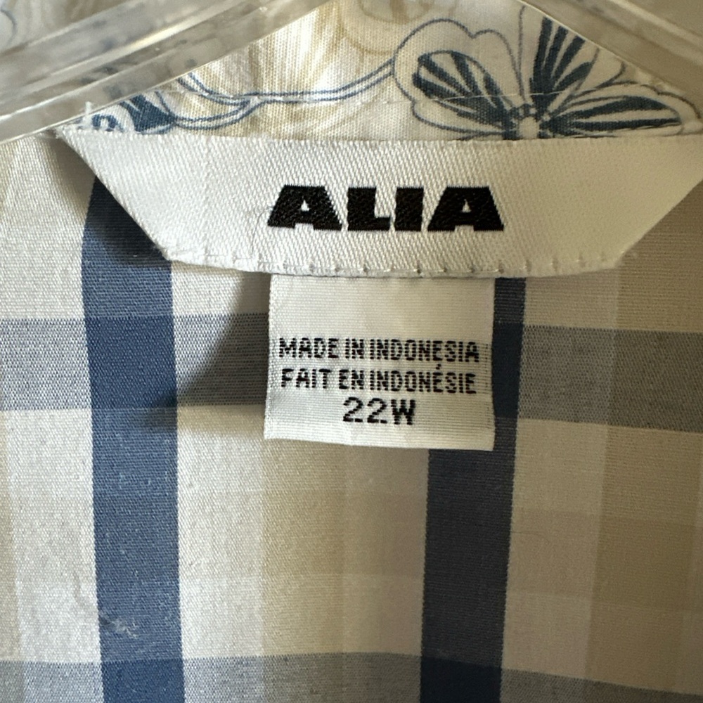 Alia woman’s button down 22W - Picture 2 of 3